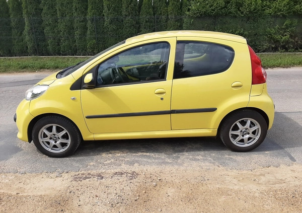 Peugeot 107 cena 7700 przebieg: 150000, rok produkcji 2006 z Chrzanów małe 106